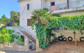 1 Bedroom Awesome Apartment In Vrboska